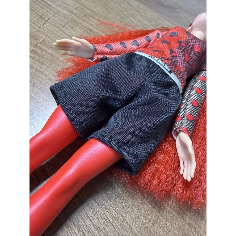 Disney Descendants: The Rise of Red – The Sorcerer's Cookbook Red Doll